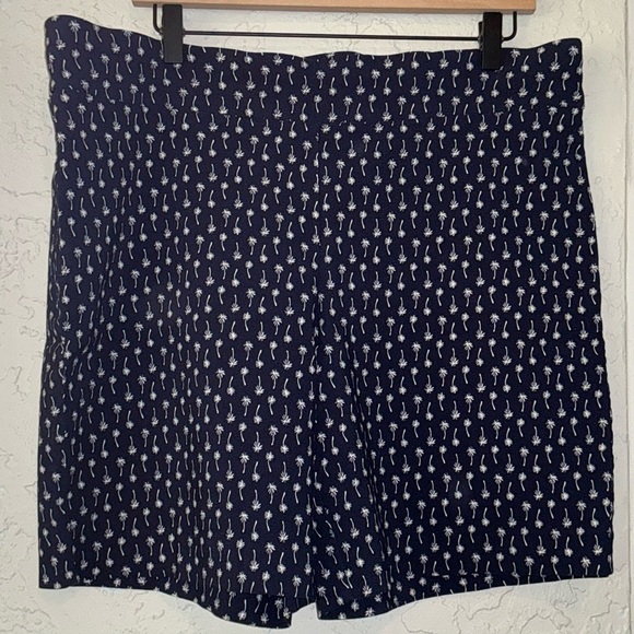 Croft & Barrow Navy Blue Palm Tree Patterned Women's Shorts - Picture 1 of 8